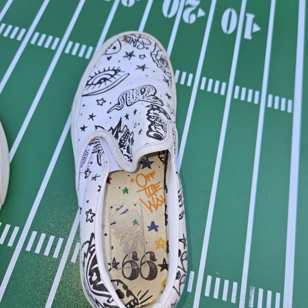 Women's Vans White Slip-On Sneakers with Tattoo Flash Size 5.5 - Picture 7 of 9